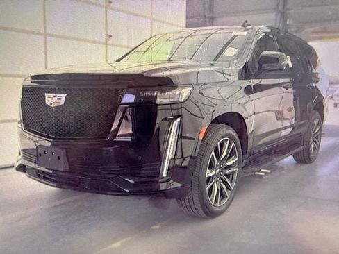 Used 2023 Cadillac Escalade Sport AWD/4WD image 2