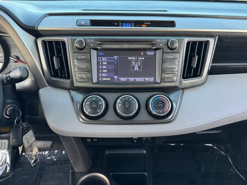 Used 2015 Toyota RAV4 LE FWD image 25