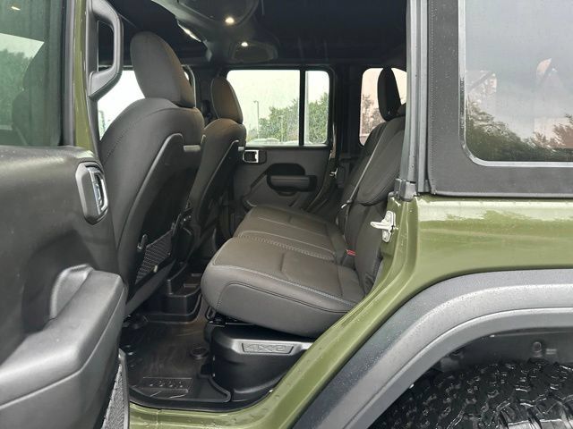 Used 2024 Jeep Wrangler Unlimited Rubicon 4xe w/ Convenience Group AWD/4WD image 17