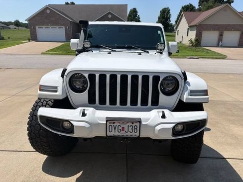 Used 2021 Jeep Gladiator Overland AWD/4WD image 3