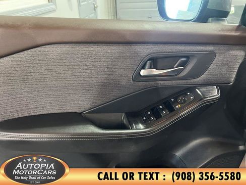 Used 2021 Nissan Rogue SV AWD/4WD image 11
