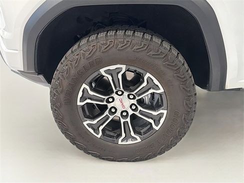 Used 2023 GMC Canyon AT4 w/ Technology Package image 25