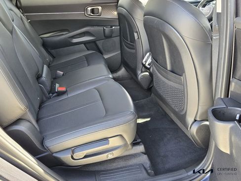 Certified 2025 Kia Sorento S w/ Panoramic Sunroof Package FWD image 16