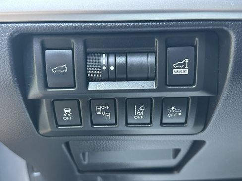 Used 2018 Subaru Outback 2.5i Limited AWD/4WD image 26