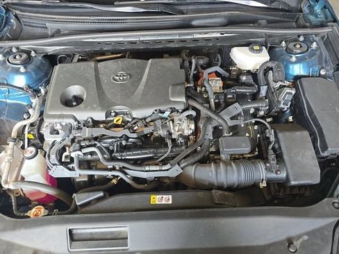 Used 2025 Toyota Camry XSE FWD image 5