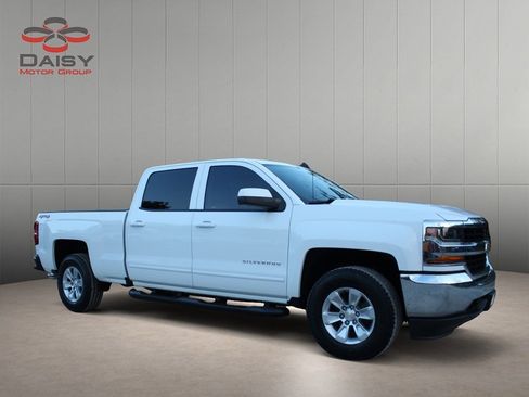 Used 2018 Chevrolet Silverado 1500 LT image 3