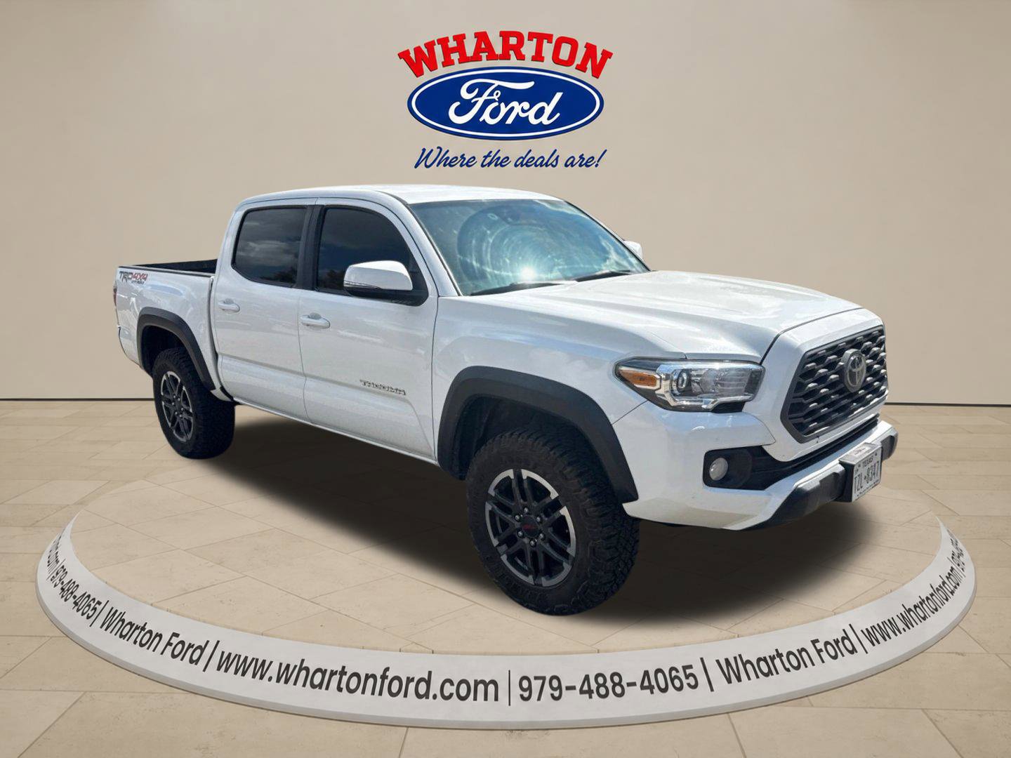 Used 2023 Toyota Tacoma TRD Off-Road w/ Technology Package AWD/4WD image 3