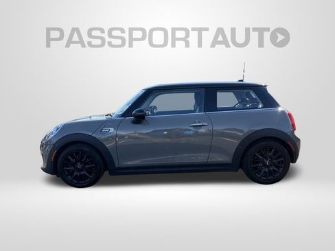 Used 2019 MINI Cooper 2-Door Hardtop w/ Premium Package image 9