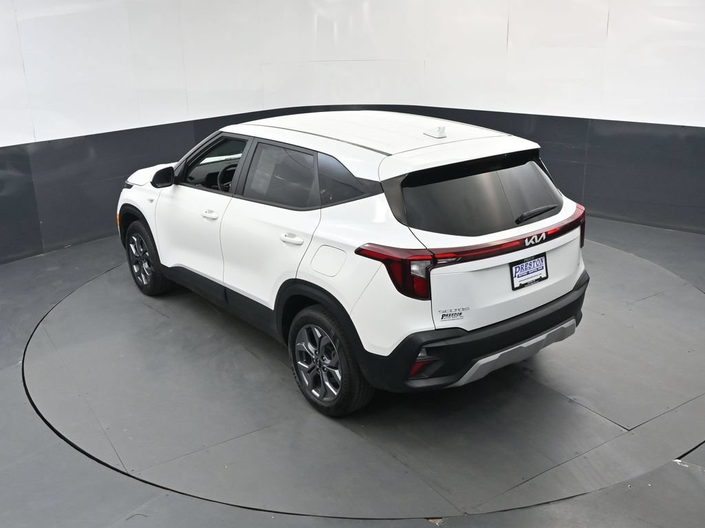 Used 2025 Kia Seltos LX AWD/4WD image 31