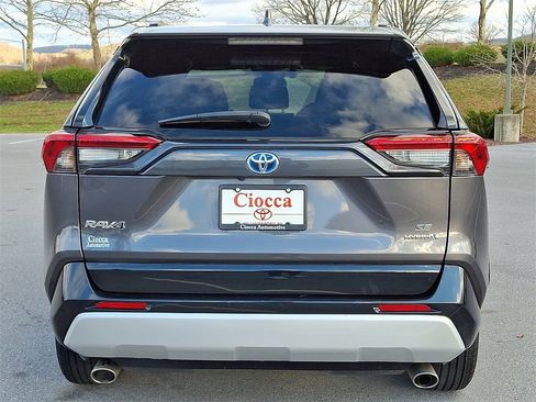 Used 2022 Toyota RAV4 SE image 7