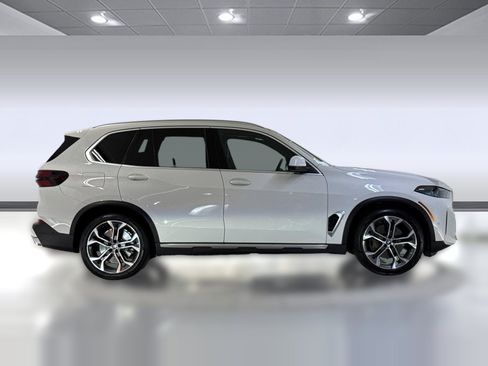 Used 2026 BMW X5 xDrive50e w/ Parking Assistance Package AWD/4WD image 8