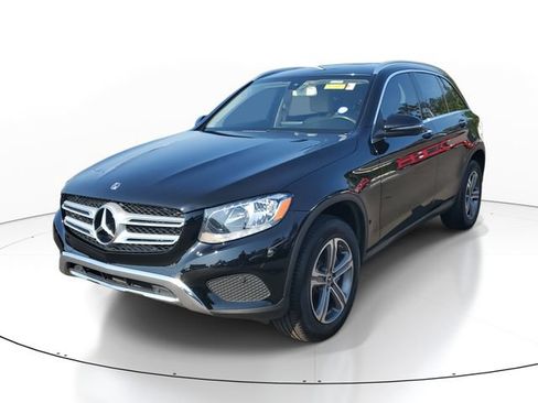 Used 2019 Mercedes-Benz GLC 300 image 4