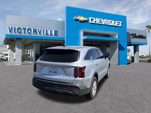 Used 2022 Kia Sorento LX FWD image 5