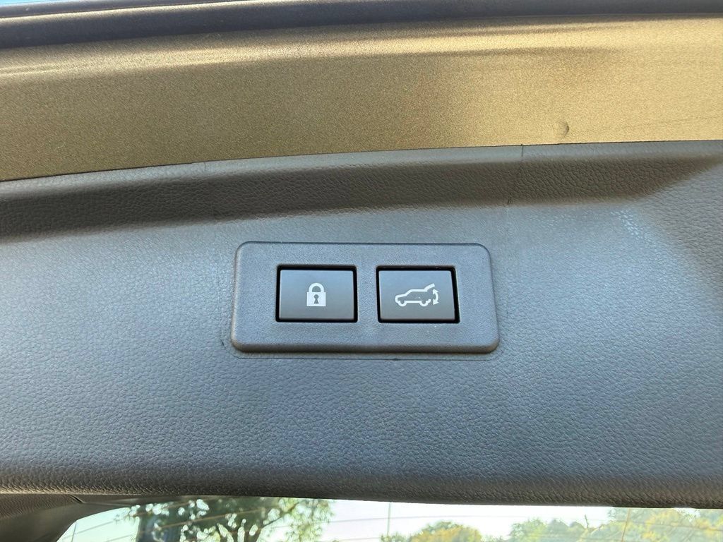 Certified 2025 Subaru Outback Touring XT AWD/4WD image 31