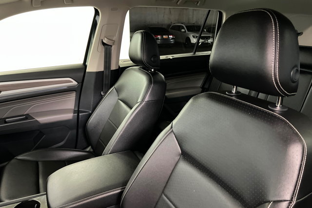 Used 2021 Volkswagen Atlas SEL AWD/4WD image 16