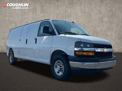 New 2025 Chevrolet Express 3500 Work Van w/ Driver Convenience Package