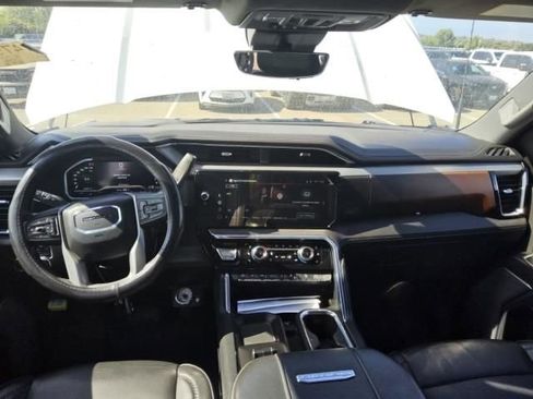 Used 2024 GMC Sierra 2500 Denali w/ Denali Reserve Package AWD/4WD image 3