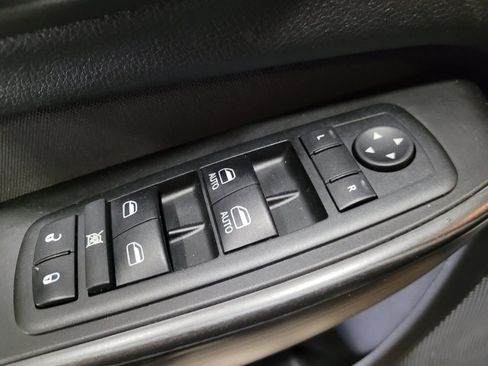 Used 2014 Jeep Cherokee Latitude w/ Comfort/Convenience Group AWD/4WD image 27
