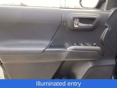 Used 2022 Toyota Tacoma TRD Off-Road image 14