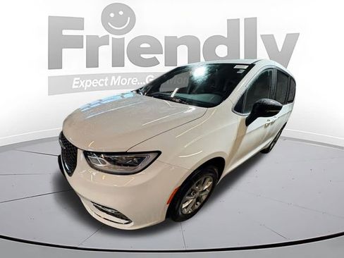 New 2026 Chrysler Pacifica Select AWD/4WD image 8