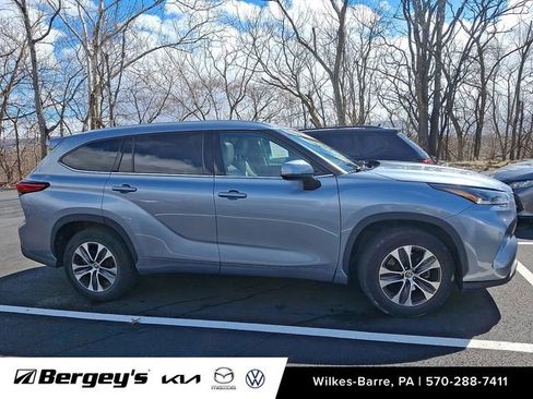 Used 2021 Toyota Highlander XLE image 5