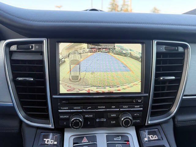 Used 2014 Porsche Panamera image 19