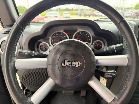 Used 2009 Jeep Wrangler Sahara w/ Dual Top Group AWD/4WD image 14