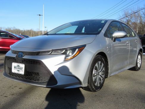 Used 2020 Toyota Corolla LE image 1