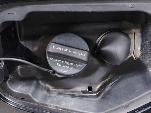 Used 2016 Chevrolet Colorado Z71 AWD/4WD image 40