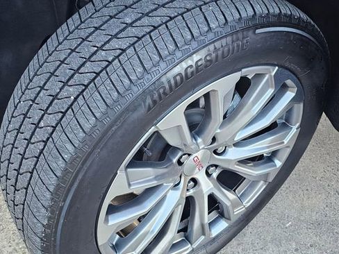 Used 2022 GMC Yukon XL Denali w/ Denali Ultimate Package image 17