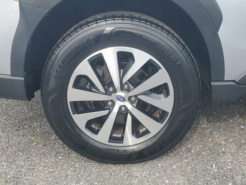 Used 2024 Subaru Outback Premium image 6