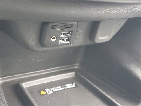 Used 2023 Chevrolet Traverse High Country image 31