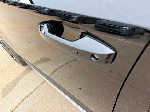 Certified 2025 Nissan Kicks SR AWD/4WD image 15