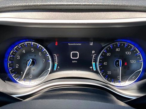 Used 2025 Chrysler Pacifica Select FWD image 21