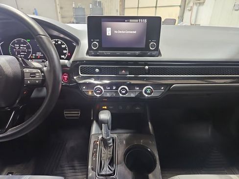 Certified 2025 Honda Civic Sport image 17