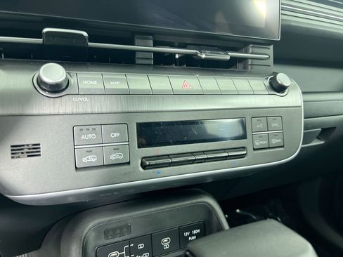 Used 2024 Hyundai Kona SEL FWD image 24