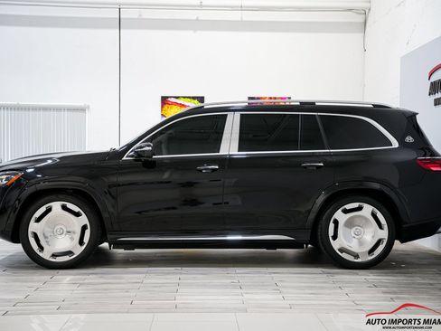 Used 2024 Mercedes-Benz Maybach GLS 600 4MATIC image 13