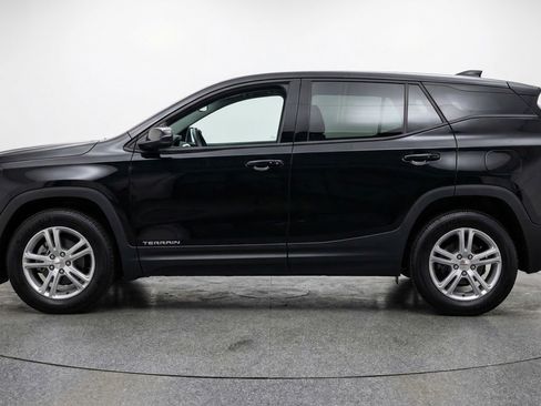 Used 2024 GMC Terrain SLE image 5