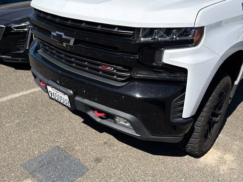 Used 2019 Chevrolet Silverado 1500 LT Trail Boss w/ Convenience Package AWD/4WD image 2