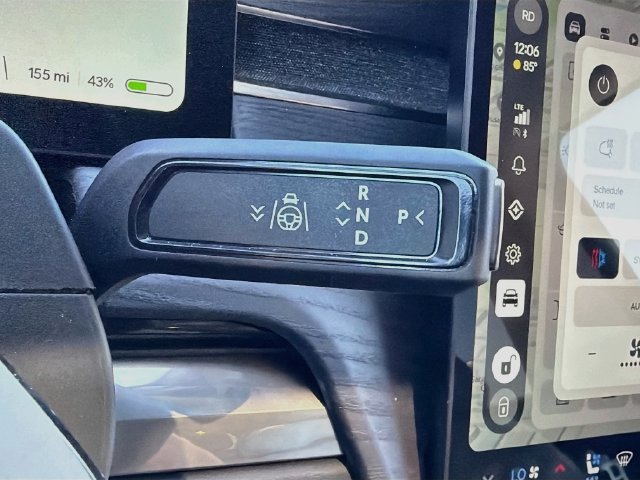 Used 2024 Rivian R1S Adventure Dual AWD/4WD image 31