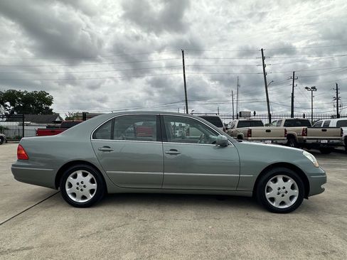 Used 2003 Lexus LS 430 RWD image 19