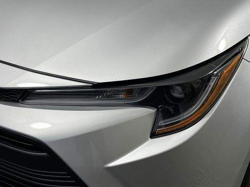 Used 2026 Toyota Corolla LE FWD image 11