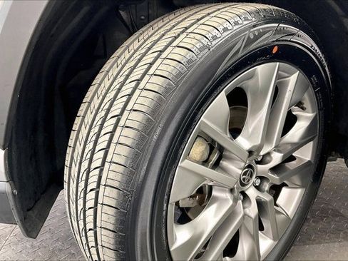 Used 2023 Toyota RAV4 XLE Premium image 33