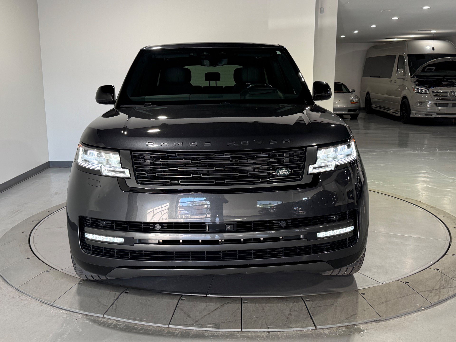 Used 2024 Land Rover Range Rover SE AWD/4WD image 6