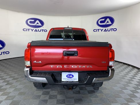 Used 2016 Toyota Tacoma SR5 w/ Towing Package AWD/4WD image 4