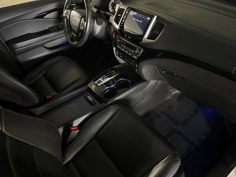 Used 2018 Honda Pilot Touring image 35