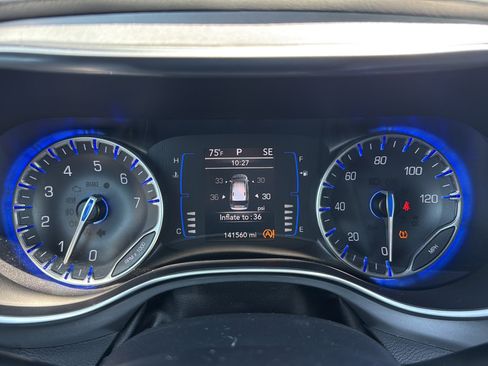 Used 2019 Chrysler Pacifica Touring Plus w/ S Appearance Package FWD image 21