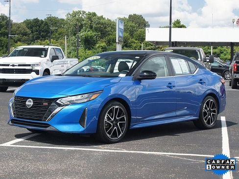 Used 2024 Nissan Sentra SR w/ SR Premium Package image 2