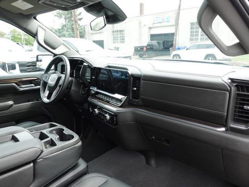 Used 2024 GMC Sierra 1500 Elevation image 30