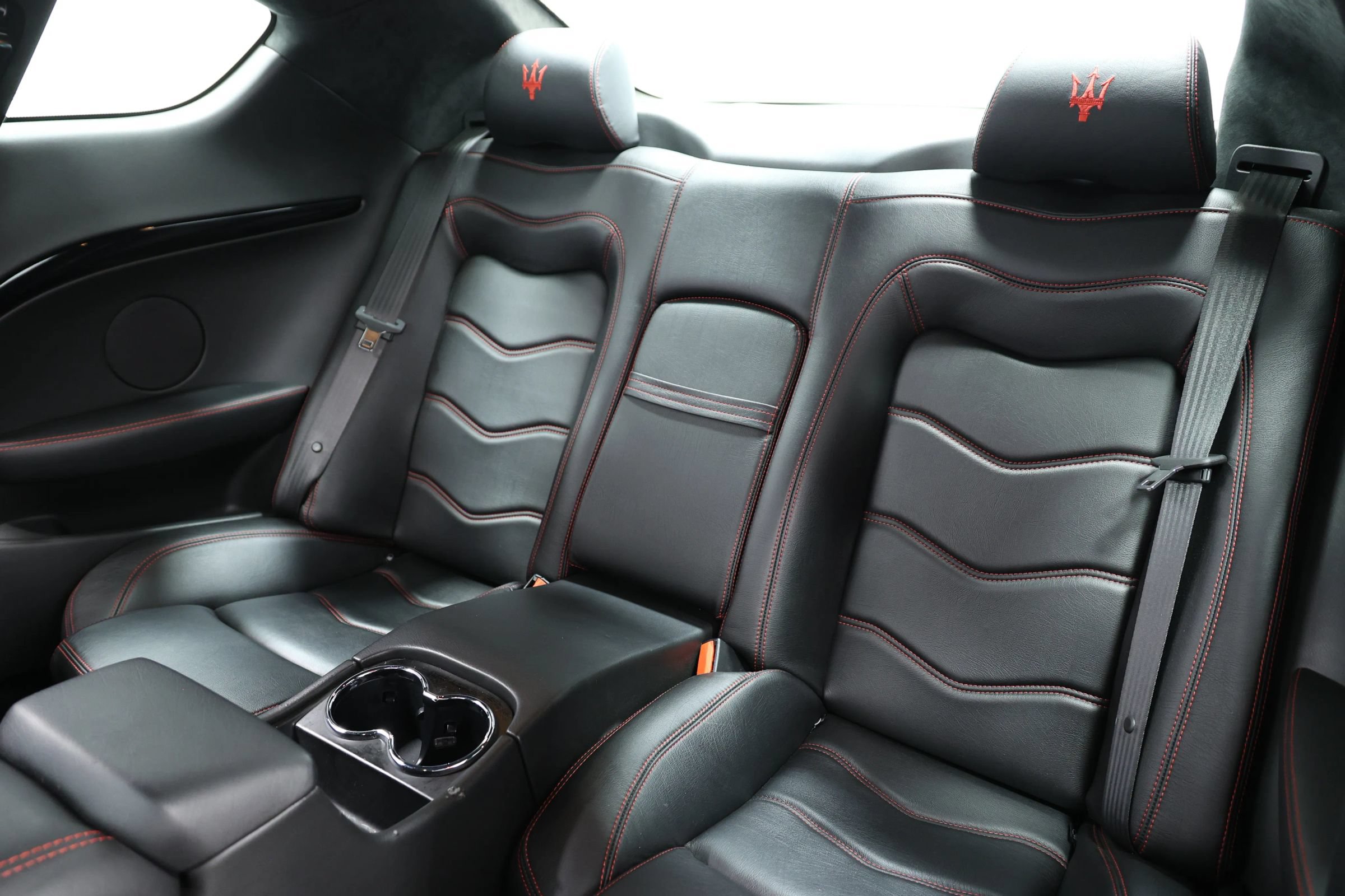 Used 2012 Maserati GranTurismo S RWD image 3